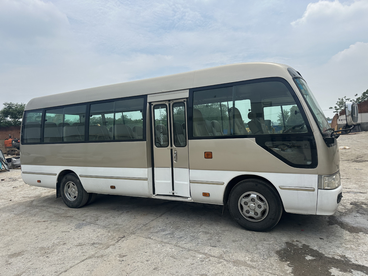 Coaster Instant Discount Don’t Miss - Mestni avtobus: slika 2 Coaster Instant Discount Don’t Miss - Mestni avtobus: slika 2