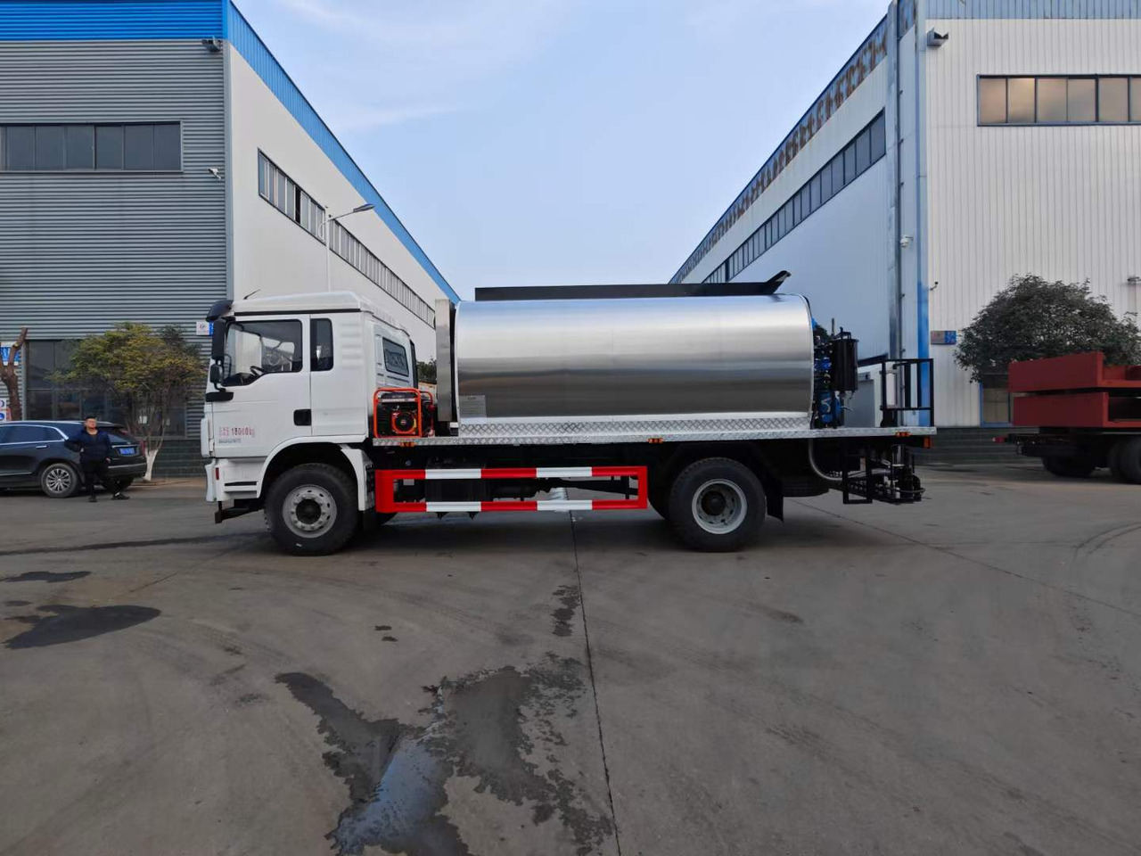 DONGFENG Asphalt Spreader - Asfaltni finišer: slika 3 DONGFENG Asphalt Spreader - Asfaltni finišer: slika 3