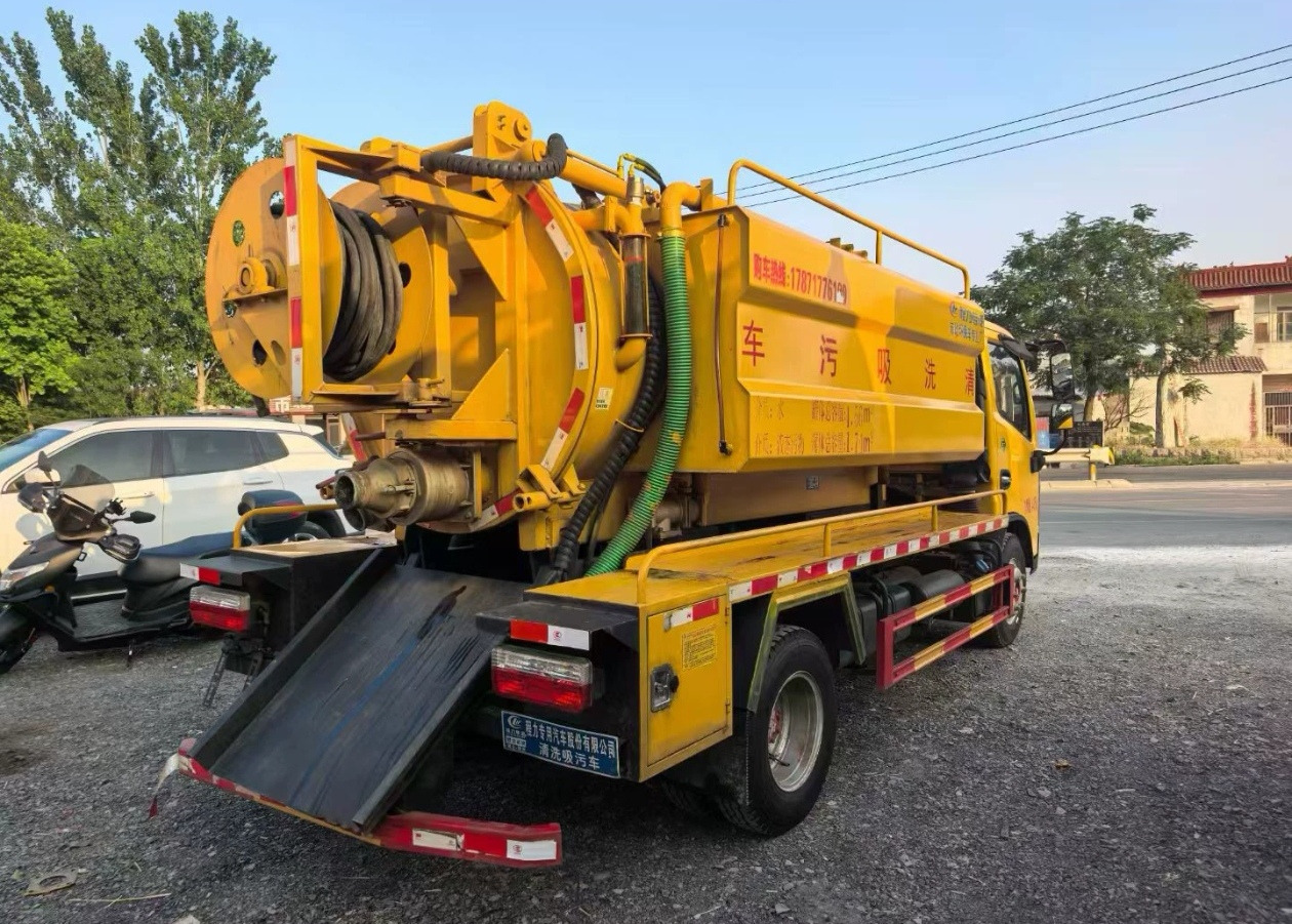 DongFeng Small Sewage Truck - Vakuumski tovornjak: slika 4 DongFeng Small Sewage Truck - Vakuumski tovornjak: slika 4