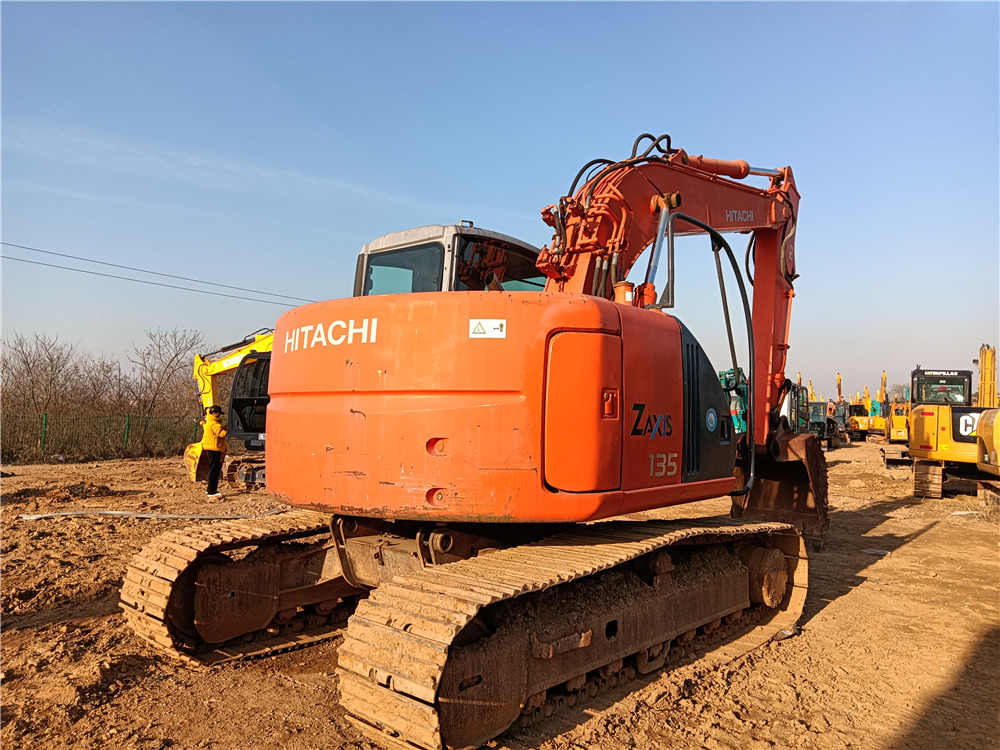 HITACHI ZX135 - Bager goseničar: slika 5 HITACHI ZX135 - Bager goseničar: slika 5