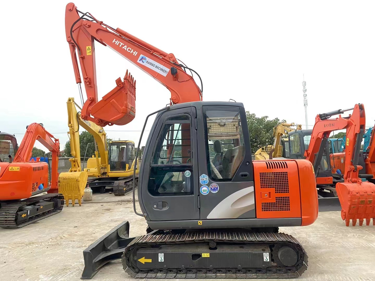 HITACHI ZX60 - Bager goseničar: slika 1 HITACHI ZX60 - Bager goseničar: slika 1
