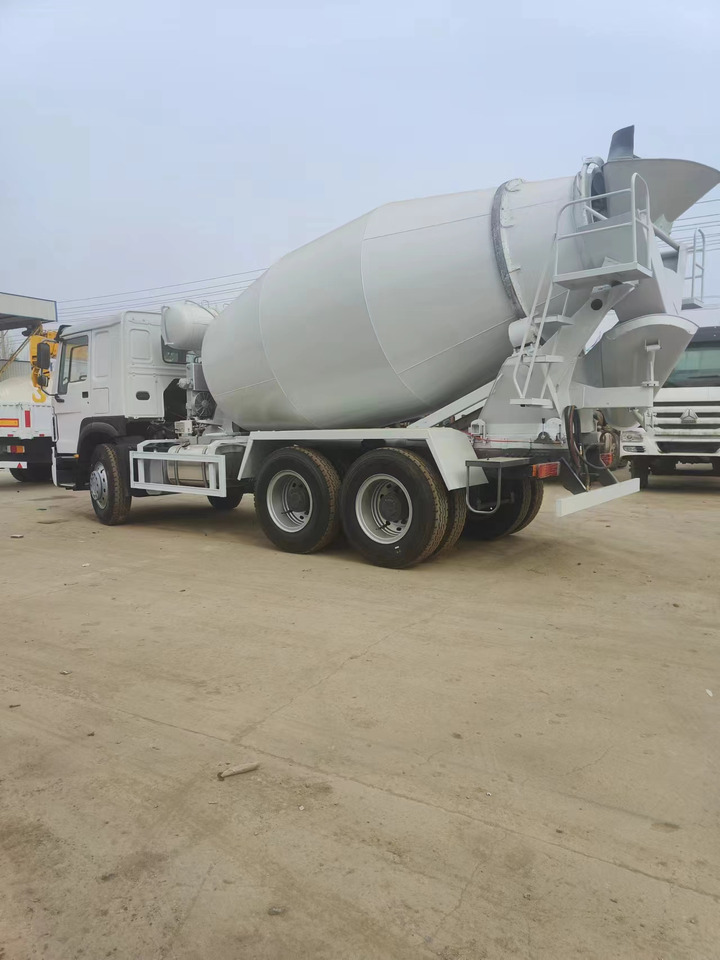 HOWO 375 Cement Mixer Truck 6*4 - Avtomešalec: slika 4 HOWO 375 Cement Mixer Truck 6*4 - Avtomešalec: slika 4