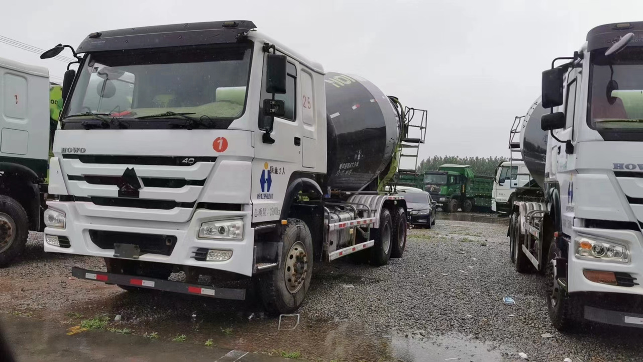 HOWO 6*4 Cement Mixer Truck - Avtomešalec: slika 5 HOWO 6*4 Cement Mixer Truck - Avtomešalec: slika 5