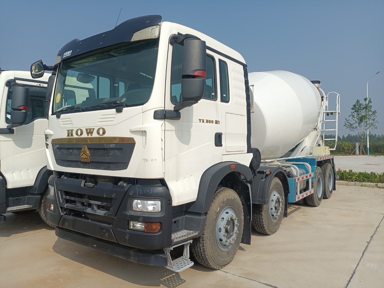 HOWO TX350 Cement Mixer Truck - Avtomešalec: slika 1 HOWO TX350 Cement Mixer Truck - Avtomešalec: slika 1