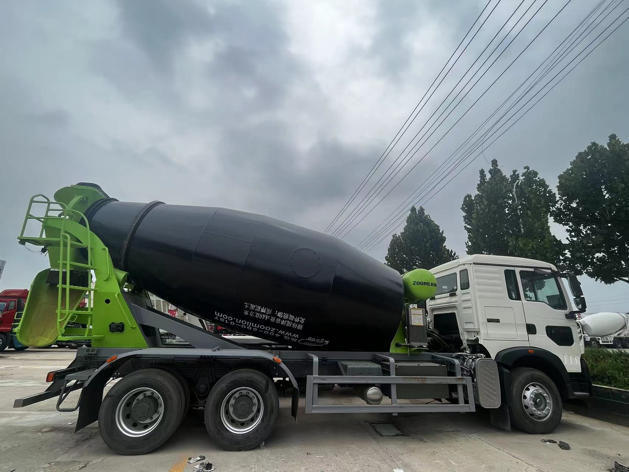 HOWO TX350 Cement Mixer Truck - Avtomešalec: slika 1 HOWO TX350 Cement Mixer Truck - Avtomešalec: slika 1