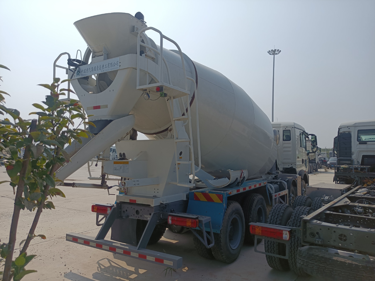HOWO TX350 Cement Mixer Truck - Avtomešalec: slika 5 HOWO TX350 Cement Mixer Truck - Avtomešalec: slika 5