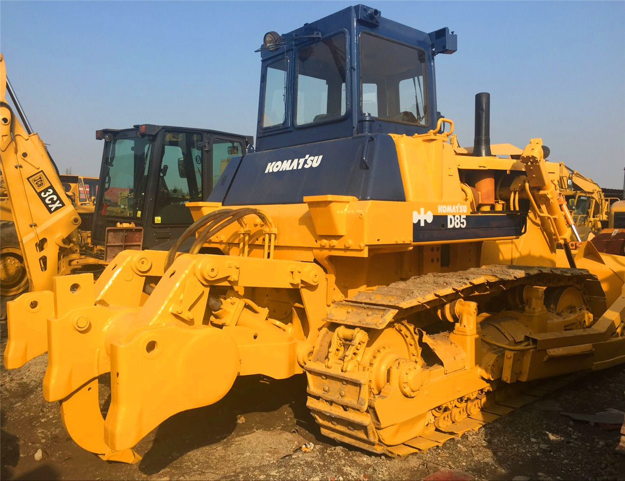 KOMATSU D85P - Buldožer: slika 1 KOMATSU D85P - Buldožer: slika 1