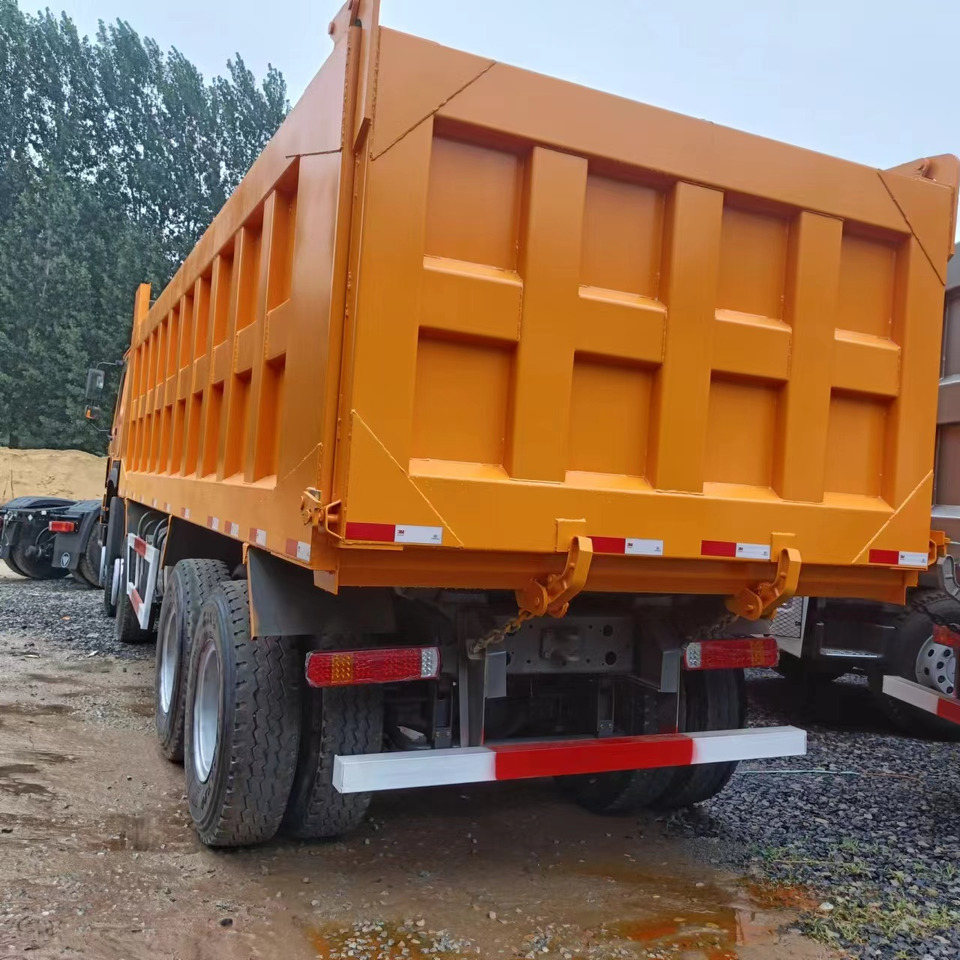 SINOTRUK 8x4 HOWO Dump Truck Click for Discount - Tovornjak prekucnik: slika 4 SINOTRUK 8x4 HOWO Dump Truck Click for Discount - Tovornjak prekucnik: slika 4