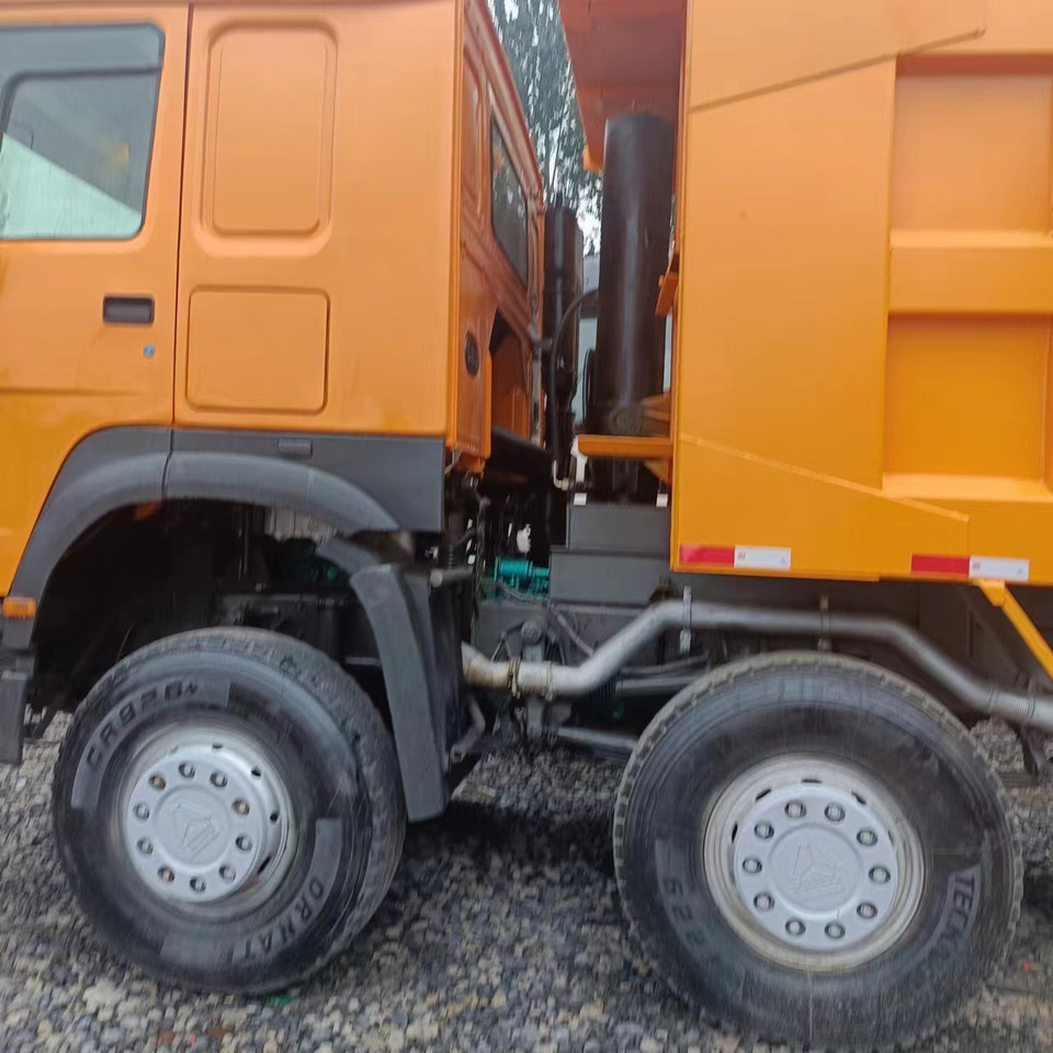 SINOTRUK 8x4 HOWO Dump Truck Click for Discount - Tovornjak prekucnik: slika 5 SINOTRUK 8x4 HOWO Dump Truck Click for Discount - Tovornjak prekucnik: slika 5