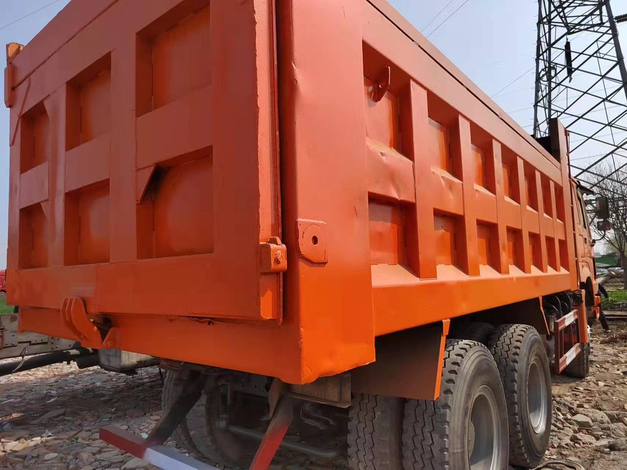 SINOTRUK HOWO 371 6X4 CLICK HERE FOR DISCOUNT - Tovornjak prekucnik: slika 4 SINOTRUK HOWO 371 6X4 CLICK HERE FOR DISCOUNT - Tovornjak prekucnik: slika 4