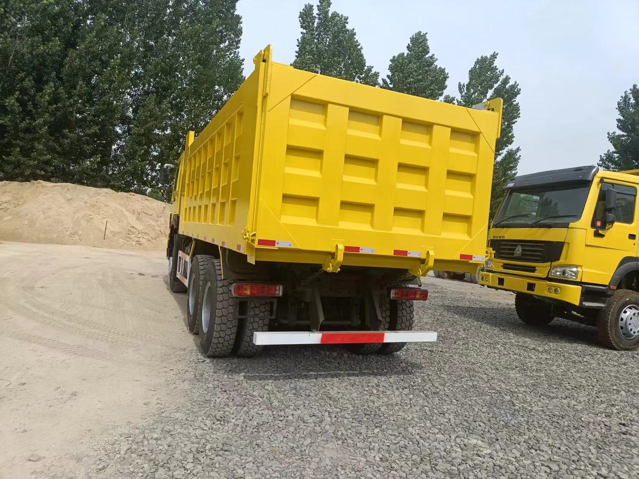 SINOTRUK HOWO 371 6X4 CLICK HERE FOR DISCOUNT - Tovornjak prekucnik: slika 5 SINOTRUK HOWO 371 6X4 CLICK HERE FOR DISCOUNT - Tovornjak prekucnik: slika 5