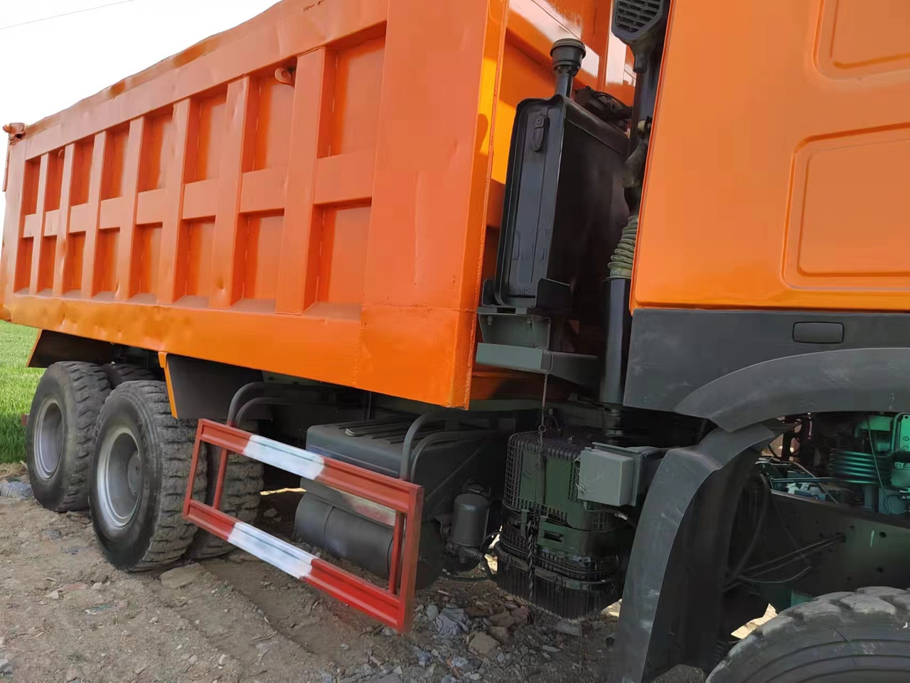 SINOTRUK HOWO 371 6X4 CLICK HERE FOR DISCOUNT - Tovornjak prekucnik: slika 5 SINOTRUK HOWO 371 6X4 CLICK HERE FOR DISCOUNT - Tovornjak prekucnik: slika 5
