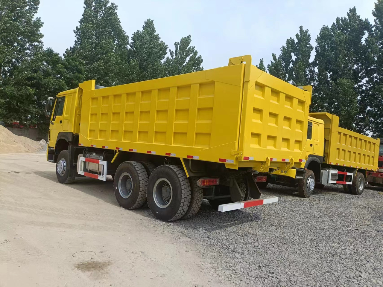 SINOTRUK HOWO 371 6X4 CLICK HERE FOR DISCOUNT - Tovornjak prekucnik: slika 4 SINOTRUK HOWO 371 6X4 CLICK HERE FOR DISCOUNT - Tovornjak prekucnik: slika 4