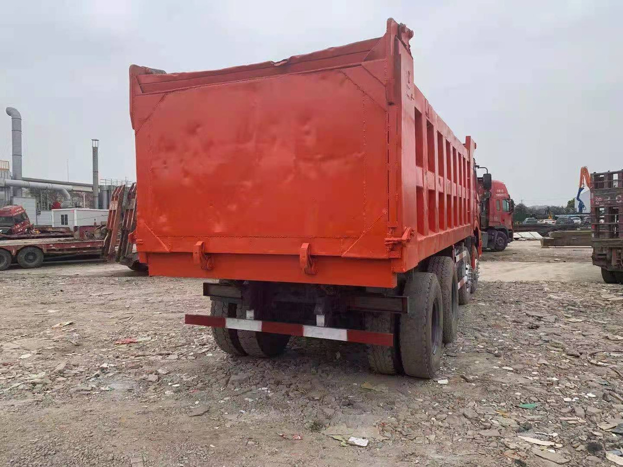 SINOTRUK HOWO 371 8X4 CLICK HERE FOR DISCOUNT - Tovornjak prekucnik: slika 3 SINOTRUK HOWO 371 8X4 CLICK HERE FOR DISCOUNT - Tovornjak prekucnik: slika 3