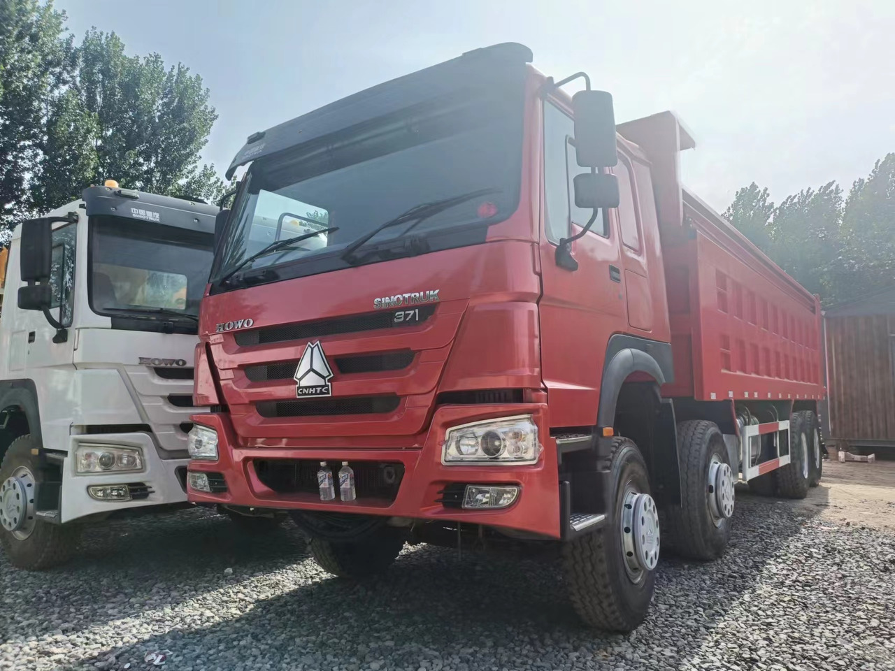 SINOTRUK HOWO 371 - Tovornjak prekucnik: slika 2 SINOTRUK HOWO 371 - Tovornjak prekucnik: slika 2