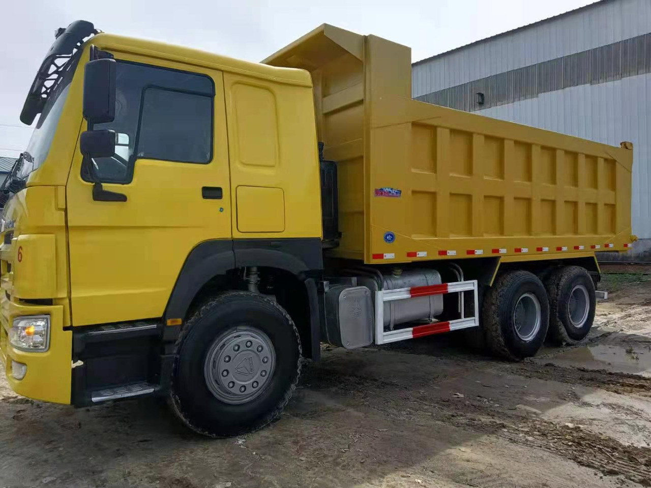 SINOTRUK HOWO 375 6X4 CLICK HERE FOR DISCOUNT - Tovornjak prekucnik: slika 3 SINOTRUK HOWO 375 6X4 CLICK HERE FOR DISCOUNT - Tovornjak prekucnik: slika 3