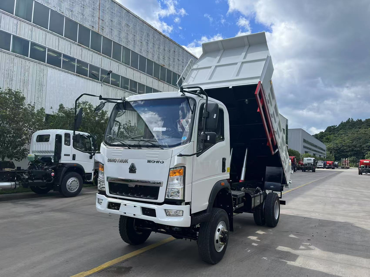 SINOTRUK HOWO 4x2 Dump Truck Click Here for Discount - Tovornjak prekucnik: slika 3 SINOTRUK HOWO 4x2 Dump Truck Click Here for Discount - Tovornjak prekucnik: slika 3