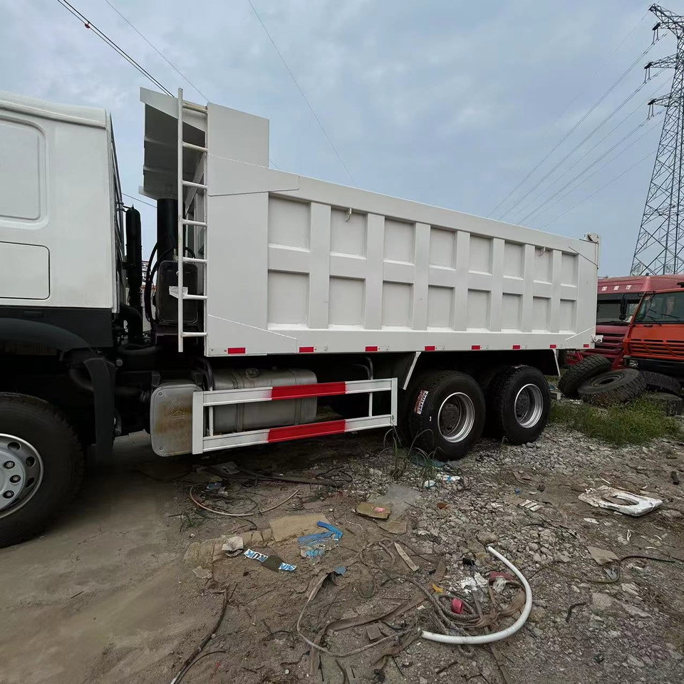 SINOTRUK HOWO 6x4 Dump Truck Click for Discount - Tovornjak prekucnik: slika 3 SINOTRUK HOWO 6x4 Dump Truck Click for Discount - Tovornjak prekucnik: slika 3