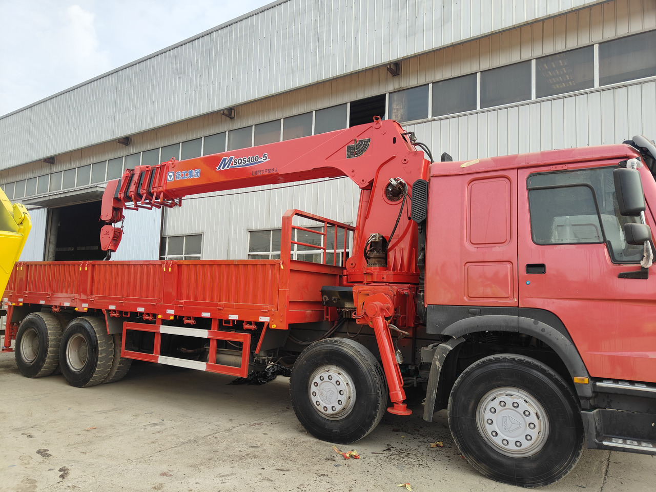 SINOTRUK HOWO 8X4 16 TONS CLICK HERE FOR DISCOUNT - Tovornjak z dvigalom: slika 1 SINOTRUK HOWO 8X4 16 TONS CLICK HERE FOR DISCOUNT - Tovornjak z dvigalom: slika 1