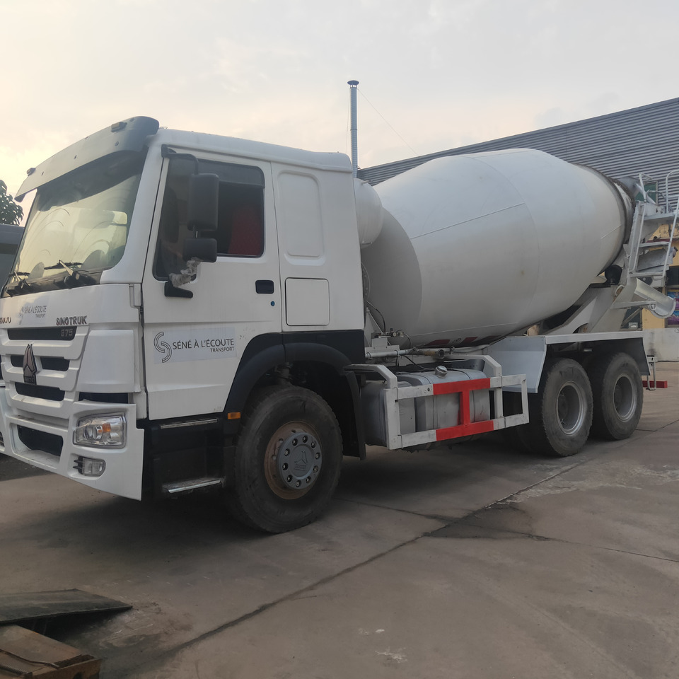 SINOTRUK HOWO - Mešalec za beton: slika 2 SINOTRUK HOWO - Mešalec za beton: slika 2
