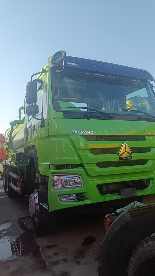 SINOTRUK HOWO Sewage Suction Truck 6*4 Click Here for Discount - Vakuumski tovornjak: slika 2 SINOTRUK HOWO Sewage Suction Truck 6*4 Click Here for Discount - Vakuumski tovornjak: slika 2
