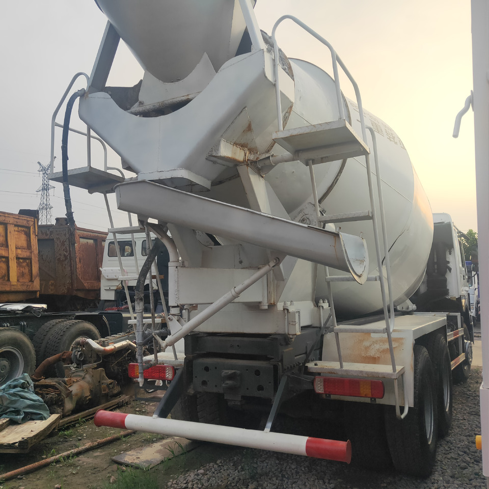 SINOTRUK HOWO371 - Mešalec za beton: slika 5 SINOTRUK HOWO371 - Mešalec za beton: slika 5