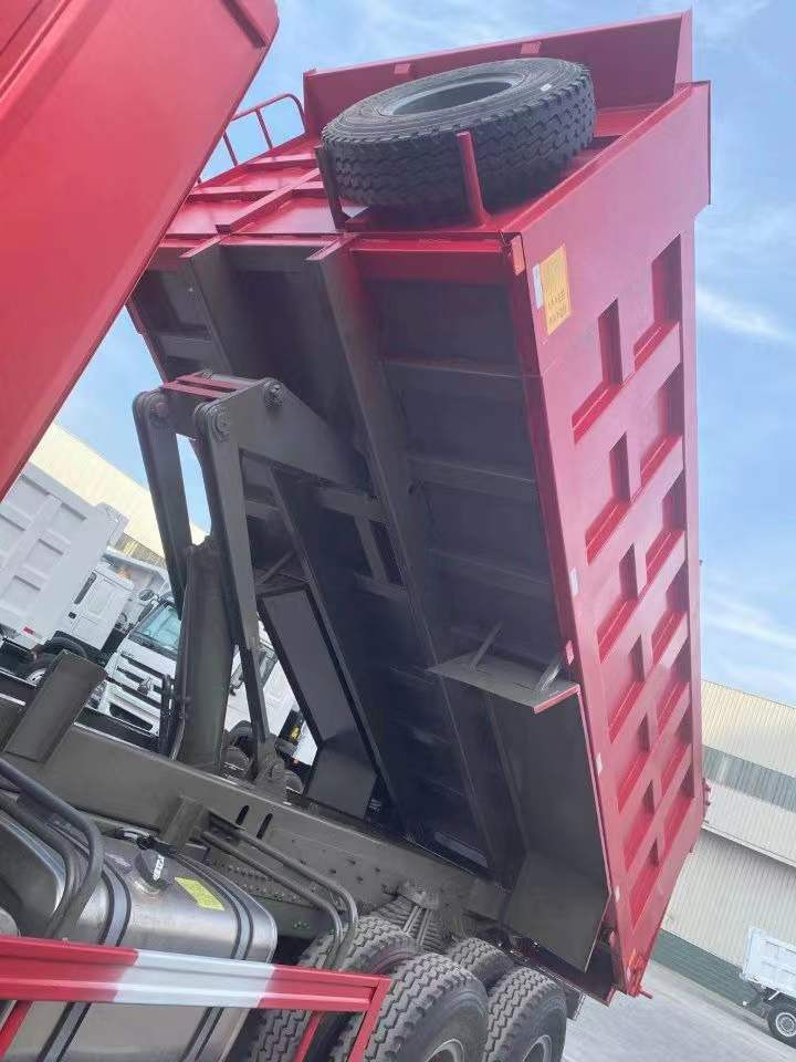 SINOTRUK Howo 371 6X4 click here for DISCOUNT - Tovornjak prekucnik: slika 3 SINOTRUK Howo 371 6X4 click here for DISCOUNT - Tovornjak prekucnik: slika 3
