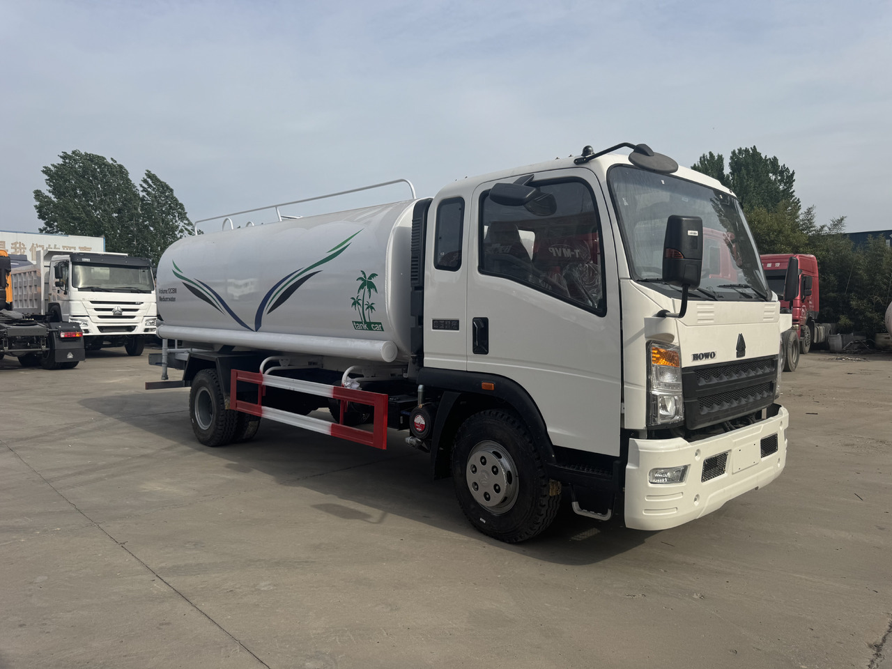 SINOTRUK Howo Water Tanker Click Here For DISCOUNT - Tovornjak cisterna: slika 5 SINOTRUK Howo Water Tanker Click Here For DISCOUNT - Tovornjak cisterna: slika 5
