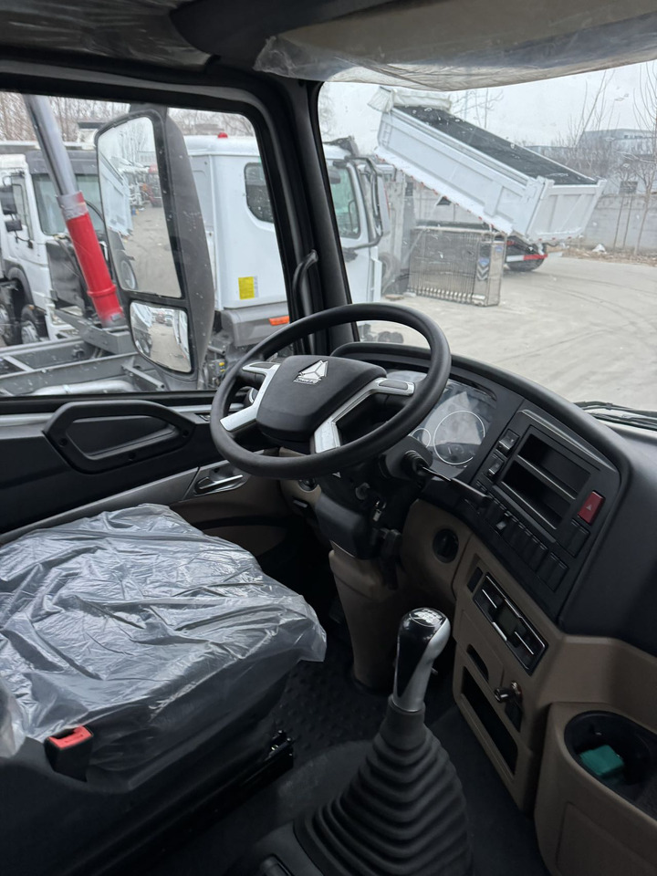 SINOTRUK NX400 8X4 - Tovornjak prekucnik: slika 4 SINOTRUK NX400 8X4 - Tovornjak prekucnik: slika 4