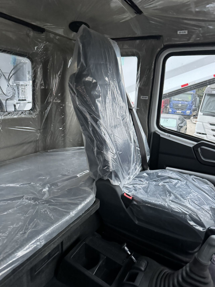 SINOTRUK NX400 8X4 - Tovornjak prekucnik: slika 5 SINOTRUK NX400 8X4 - Tovornjak prekucnik: slika 5