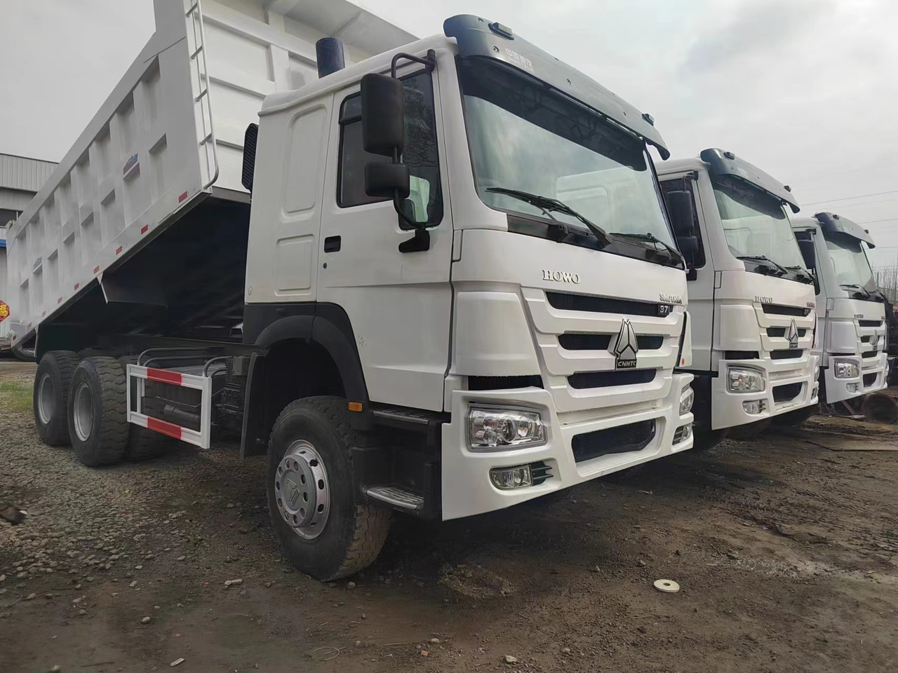Sino HOWO 6x4 Dump Truck Click for Discount - Tovornjak prekucnik: slika 4 Sino HOWO 6x4 Dump Truck Click for Discount - Tovornjak prekucnik: slika 4