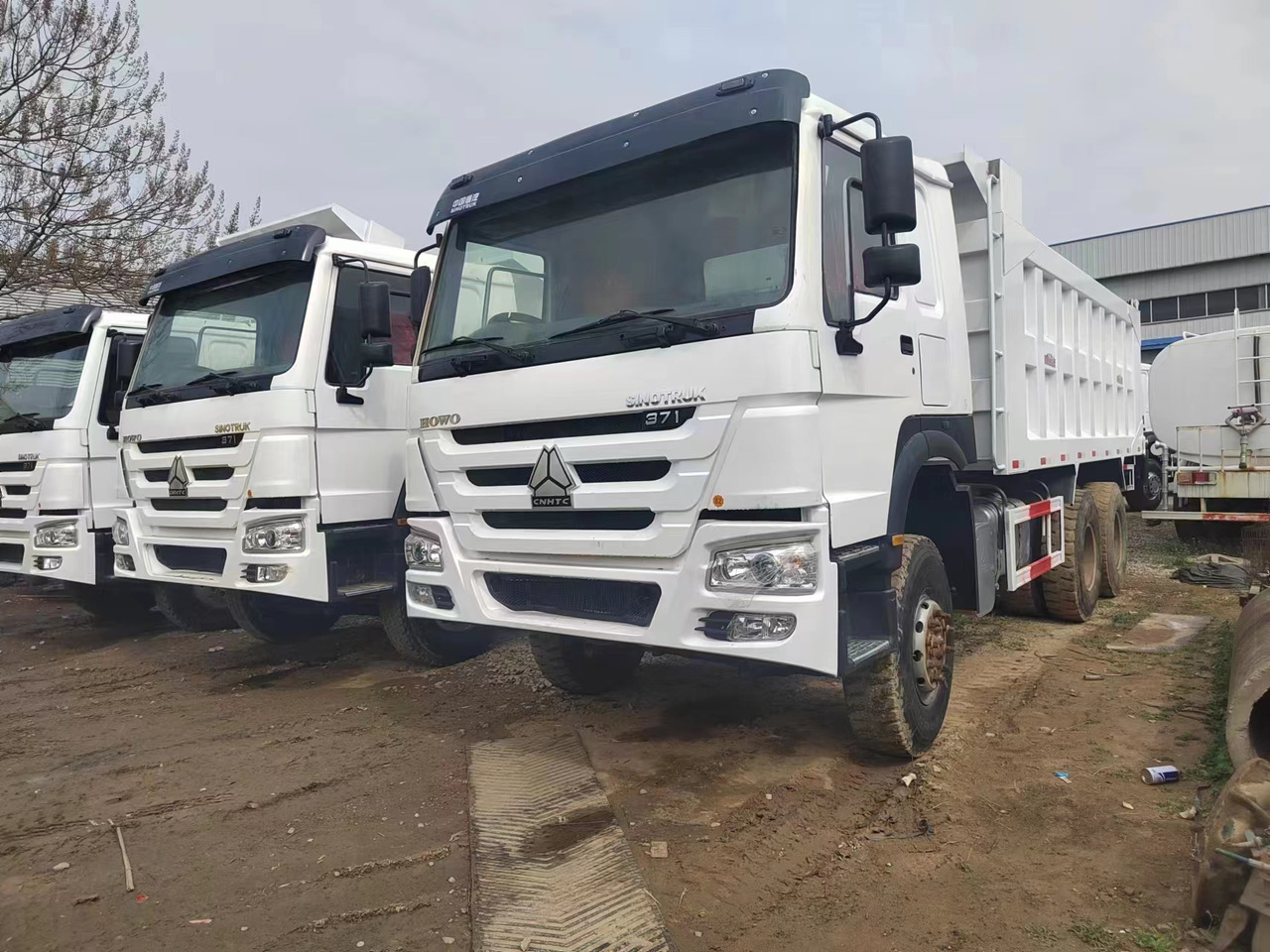 Sino HOWO 6x4 Dump Truck Click for Discount - Tovornjak prekucnik: slika 3 Sino HOWO 6x4 Dump Truck Click for Discount - Tovornjak prekucnik: slika 3