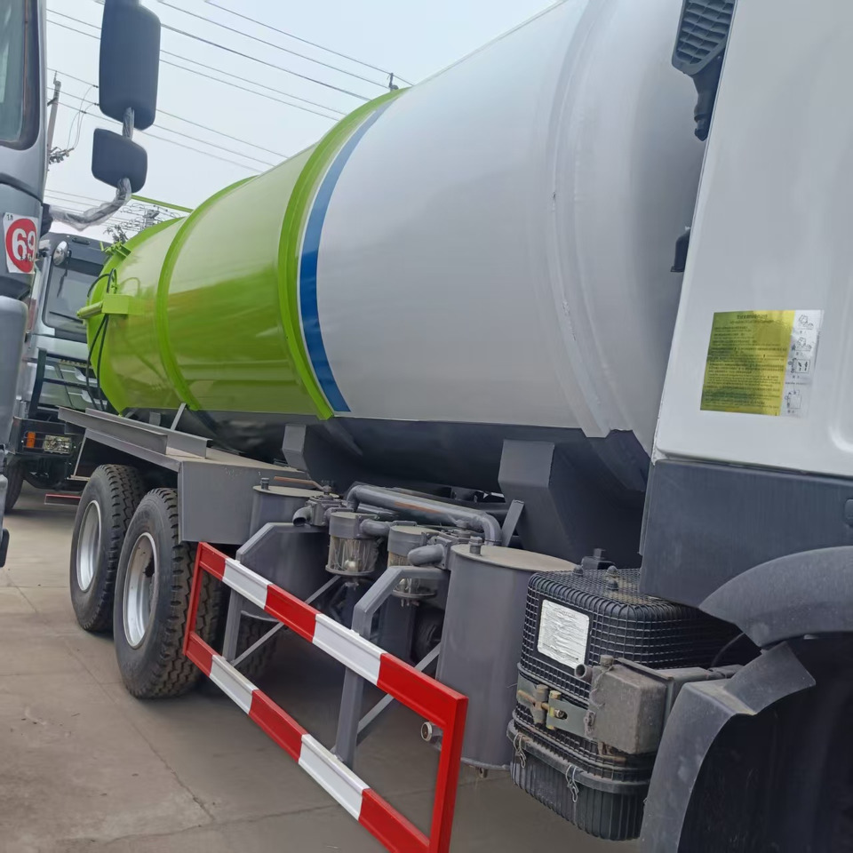 Sinotruk Howo Howo 6x4 Large Vacuum Suction Truck - Vakuumski tovornjak: slika 5 Sinotruk Howo Howo 6x4 Large Vacuum Suction Truck - Vakuumski tovornjak: slika 5