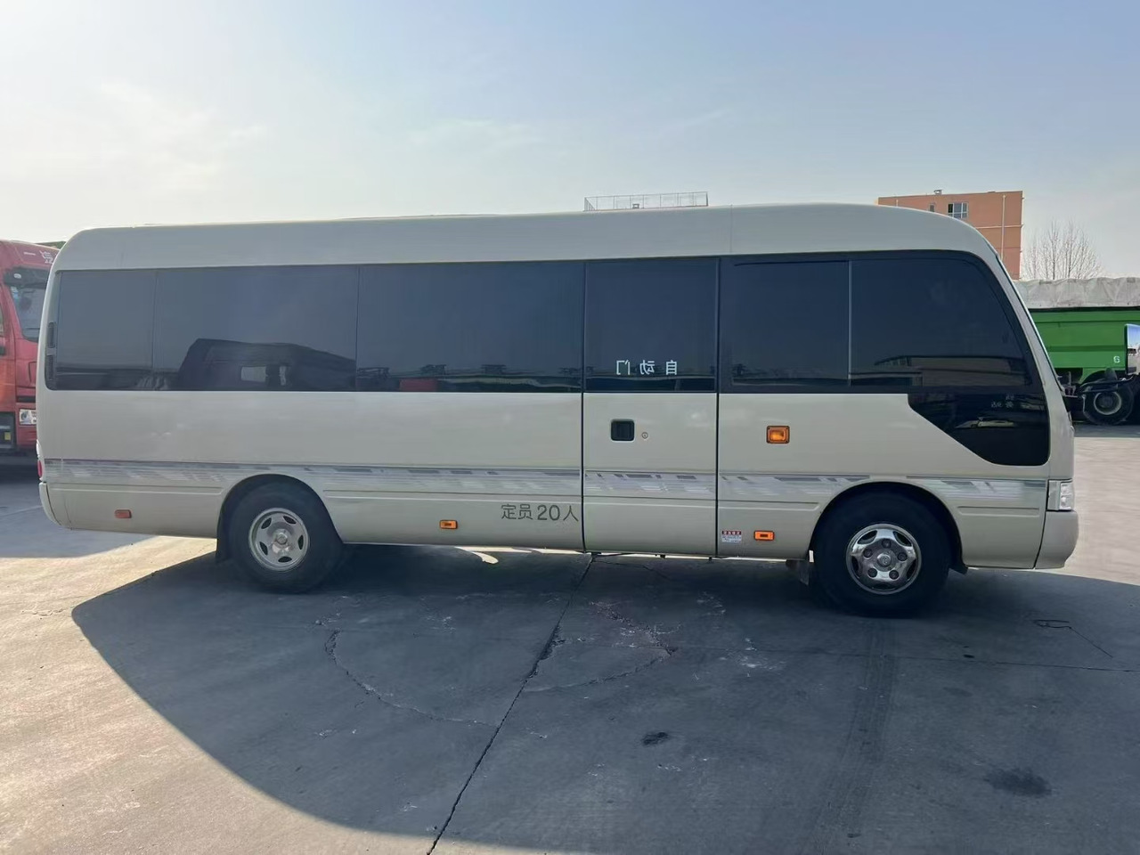 TOYOTA Mini Bus 20 Seats - Potovalni avtobus: slika 3 TOYOTA Mini Bus 20 Seats - Potovalni avtobus: slika 3