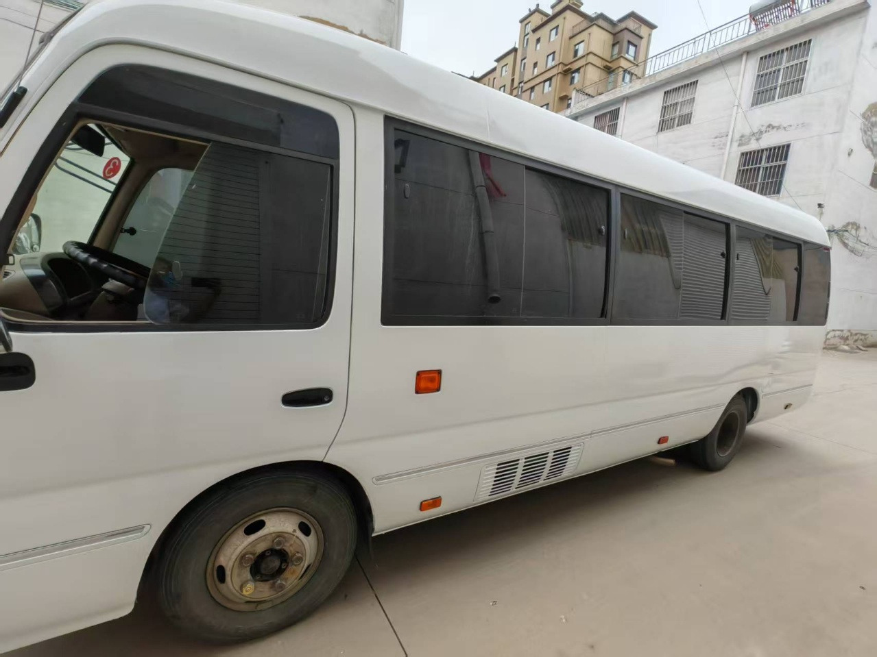 TOYOTA Mini Bus 27 Seats Low Km Click for Discount - Potovalni avtobus: slika 4 TOYOTA Mini Bus 27 Seats Low Km Click for Discount - Potovalni avtobus: slika 4