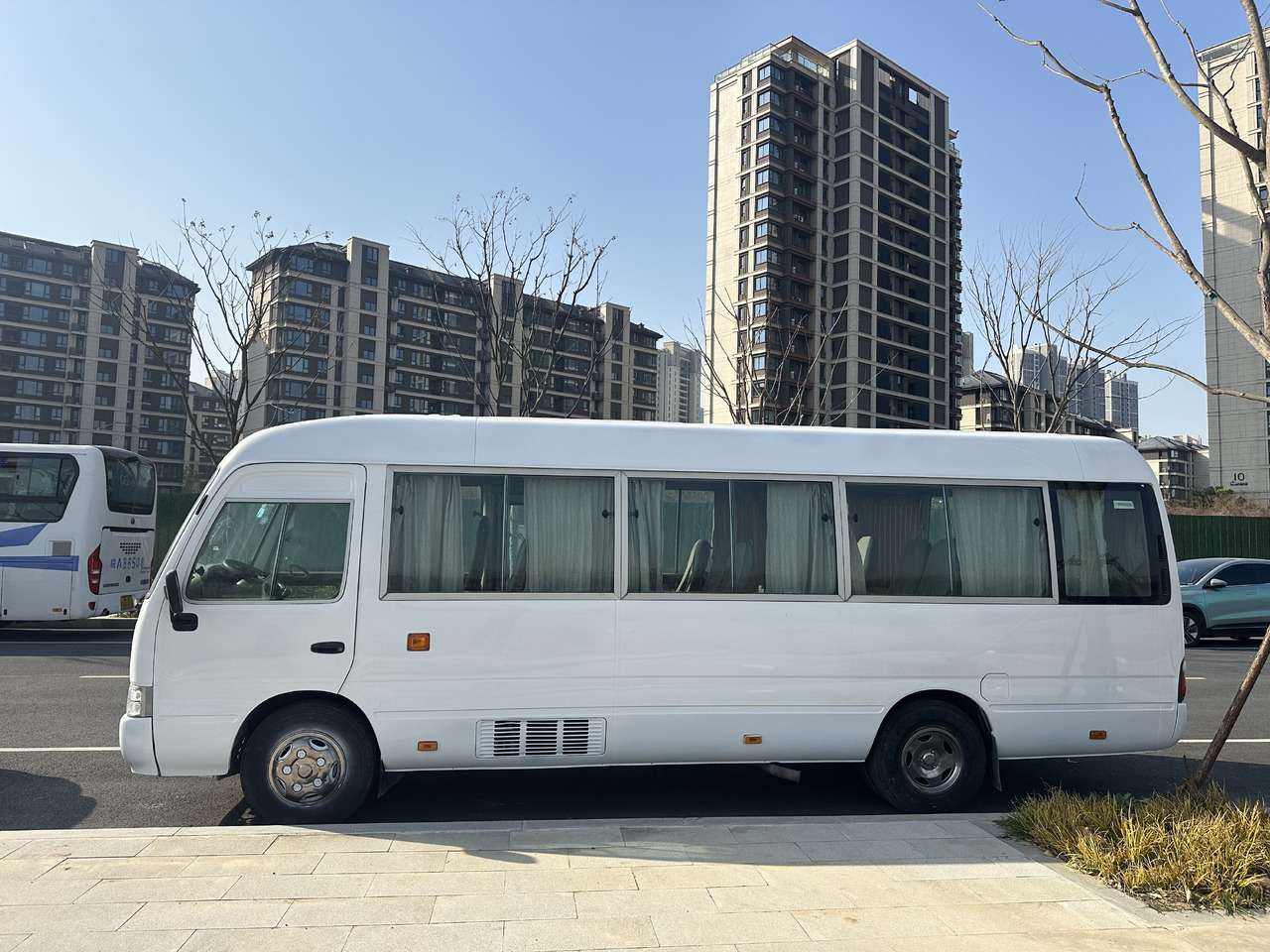 TOYOTA Mini Coach White Low Mileage - Potovalni avtobus: slika 4 TOYOTA Mini Coach White Low Mileage - Potovalni avtobus: slika 4