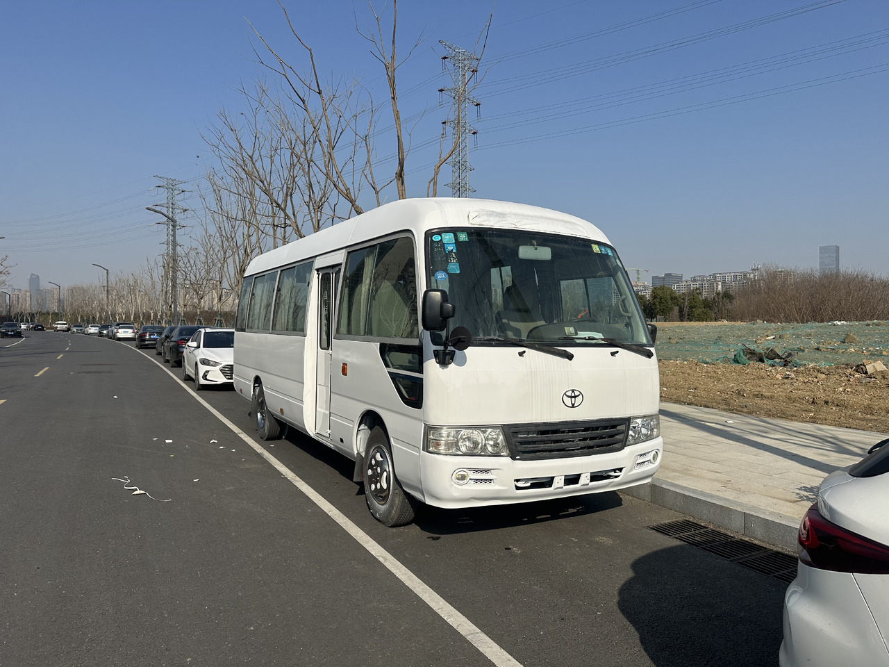 TOYOTA Mini Coach White Low Mileage - Potovalni avtobus: slika 2 TOYOTA Mini Coach White Low Mileage - Potovalni avtobus: slika 2