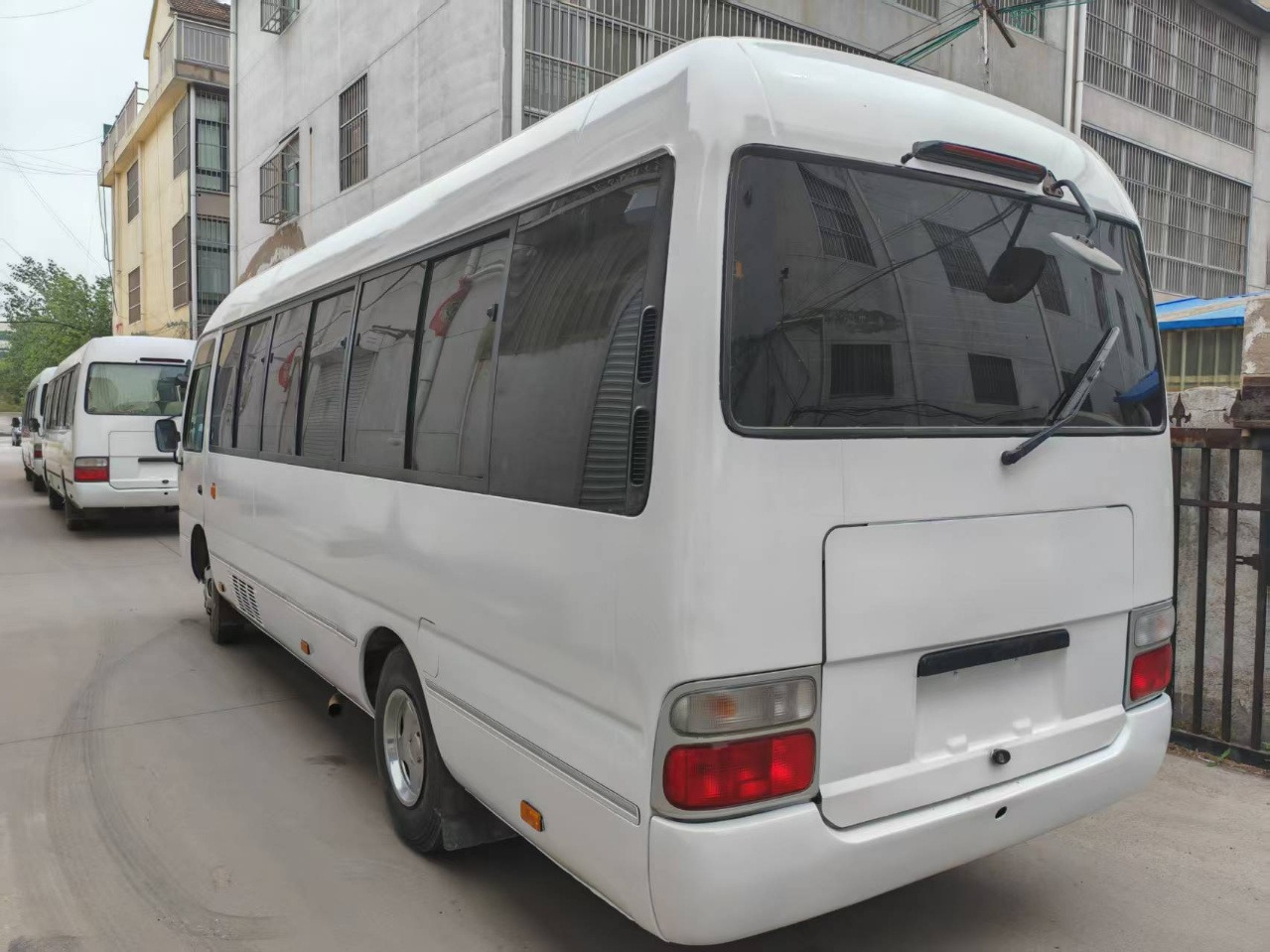 TOYOTA White Mini Bus 29 Seats Click Here for Discount - Potovalni avtobus: slika 5 TOYOTA White Mini Bus 29 Seats Click Here for Discount - Potovalni avtobus: slika 5