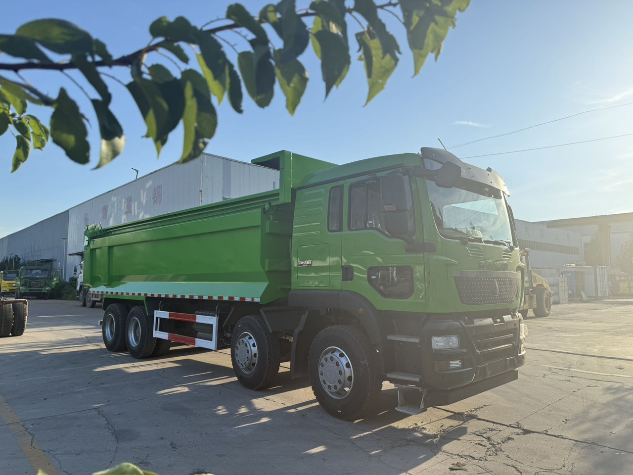 HOWO 8*4 TX Dump Truck Click for Discount - Tovornjak: slika 3 HOWO 8*4 TX Dump Truck Click for Discount - Tovornjak: slika 3