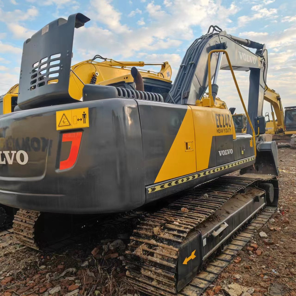 VOLVO Excavator EC240 Click for Discount - Bager goseničar: slika 2 VOLVO Excavator EC240 Click for Discount - Bager goseničar: slika 2