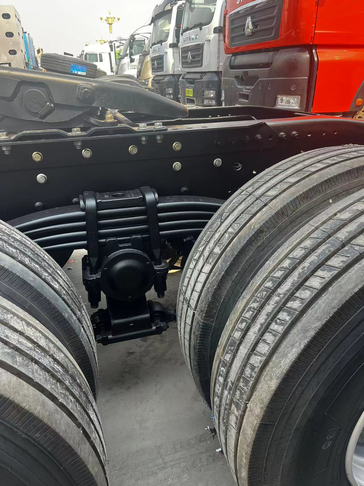 FOTON Auman Tractor Unit 6✖4 Automatic Good condition - Vlačilec: slika 4 FOTON Auman Tractor Unit 6✖4 Automatic Good condition - Vlačilec: slika 4