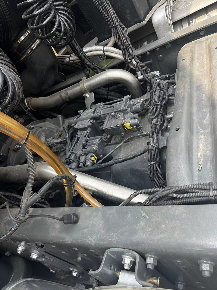 SHACMAN Truck Unit G7 4*2 Click Here for Discount - Vlačilec: slika 4 SHACMAN Truck Unit G7 4*2 Click Here for Discount - Vlačilec: slika 4