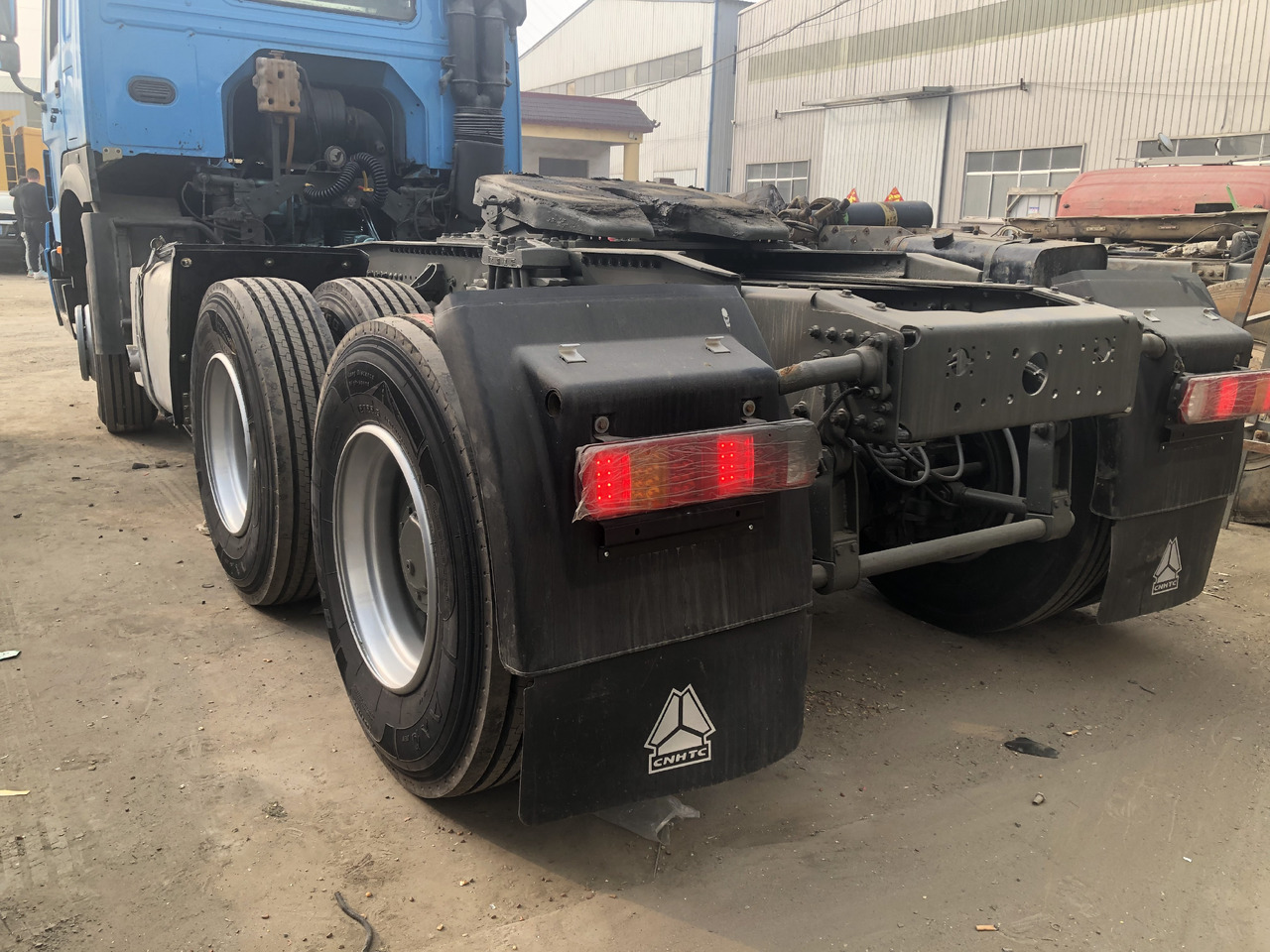 SINOTRUK HOWO371 - Vlačilec: slika 3 SINOTRUK HOWO371 - Vlačilec: slika 3