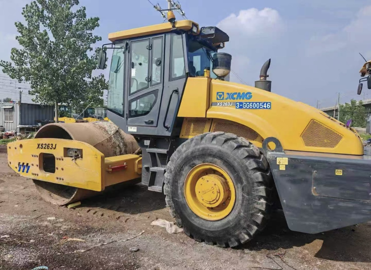 XCMG XCMG XS263J Original Road Roller Negotiable - Kompaktor: slika 1 XCMG XCMG XS263J Original Road Roller Negotiable - Kompaktor: slika 1