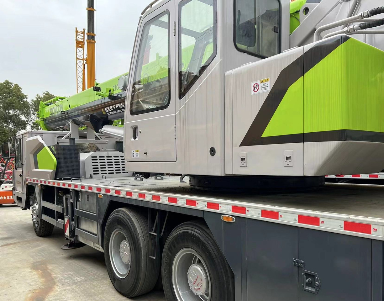 ZOOMLION Crane 33Ton - Avtodvigalo za vse namene: slika 3 ZOOMLION Crane 33Ton - Avtodvigalo za vse namene: slika 3