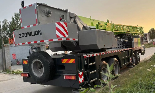 ZOOMLION Crane 50T - Avtodvigalo za vse namene: slika 2 ZOOMLION Crane 50T - Avtodvigalo za vse namene: slika 2