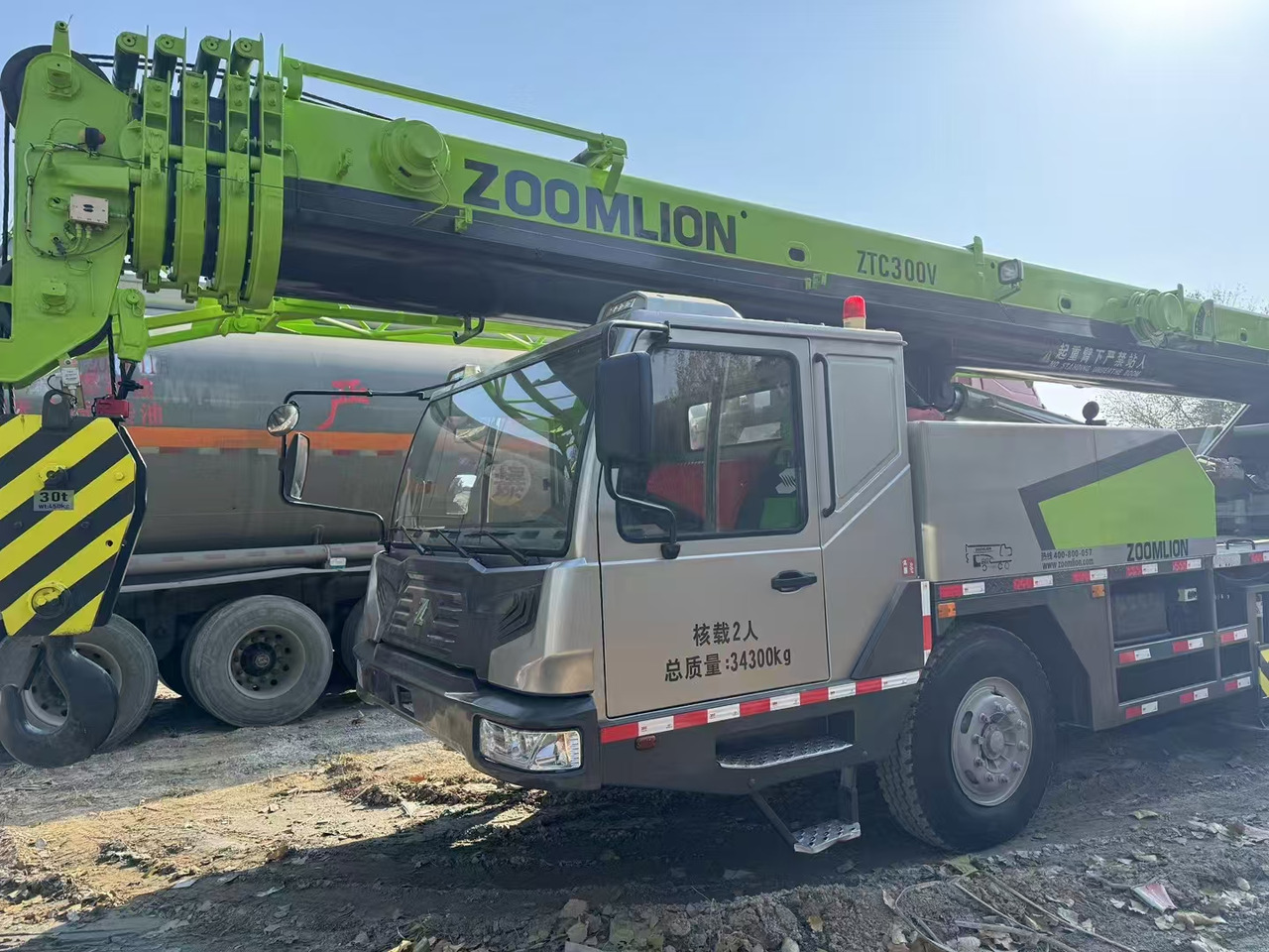 ZOOMLION Crane ZTC300V 30Ton - Avtodvigalo za vse namene: slika 2 ZOOMLION Crane ZTC300V 30Ton - Avtodvigalo za vse namene: slika 2