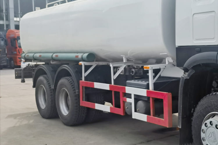 Howo Howo Water Tank Truck for Sale in Zambia - Tovornjak cisterna: slika 5 Howo Howo Water Tank Truck for Sale in Zambia - Tovornjak cisterna: slika 5
