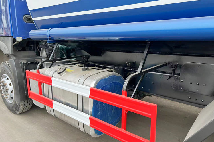 Howo Water Sprinkler Truck for Sale in Mali - Tovornjak cisterna: slika 4 Howo Water Sprinkler Truck for Sale in Mali - Tovornjak cisterna: slika 4