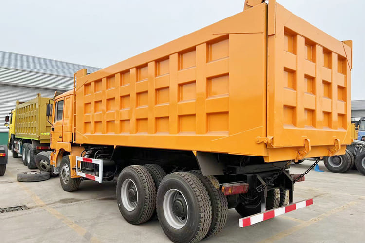 SHACMAN Shacman Cargo Truck for Sale in Kenya - Tovornjak prekucnik: slika 2 SHACMAN Shacman Cargo Truck for Sale in Kenya - Tovornjak prekucnik: slika 2
